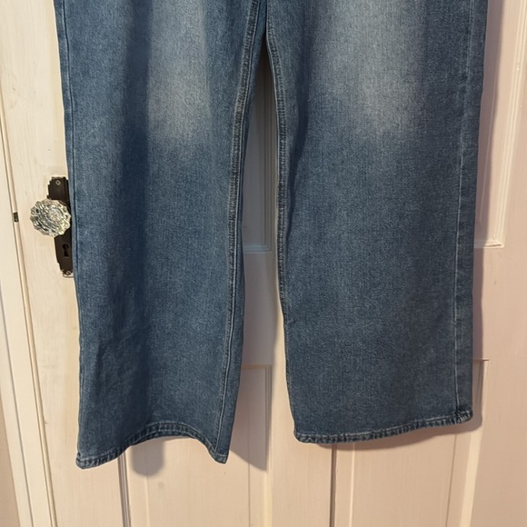 HDLTE NWT Wide LegJeans; Size XL; medium wash - Picture 3 of 11